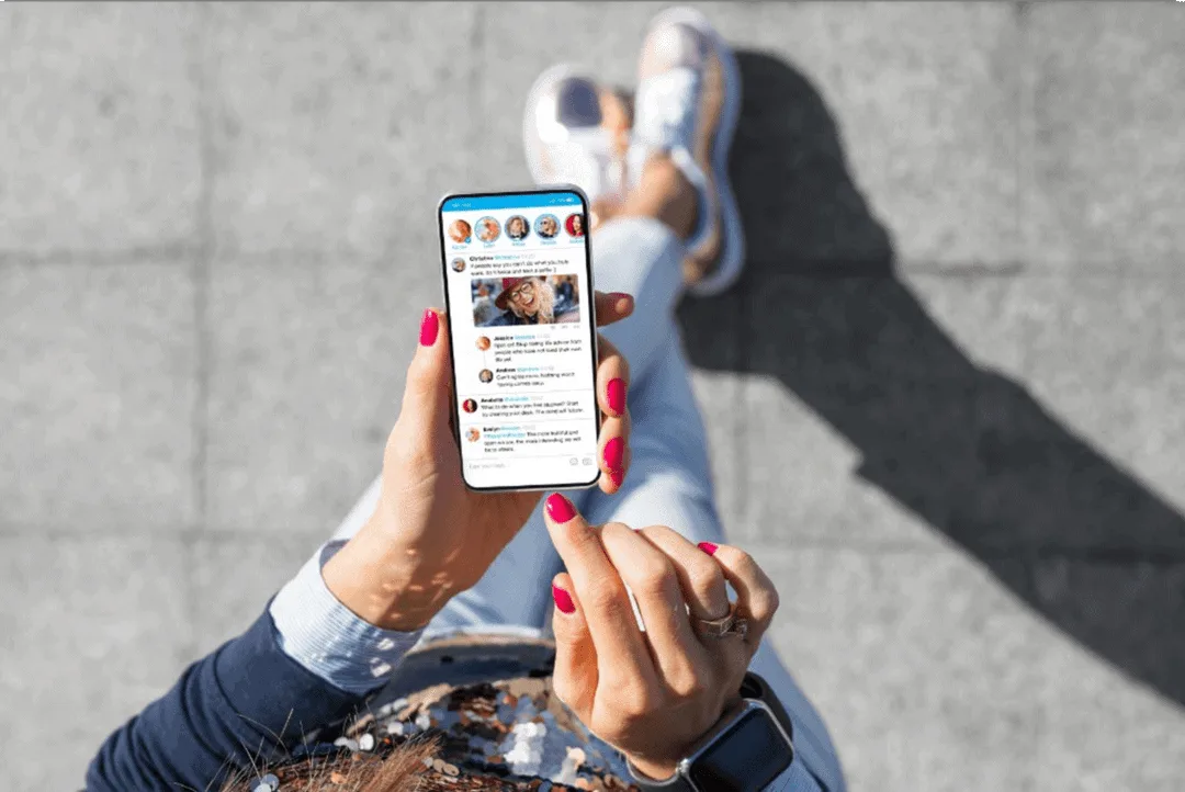 The impact of the use of social media on women and girls