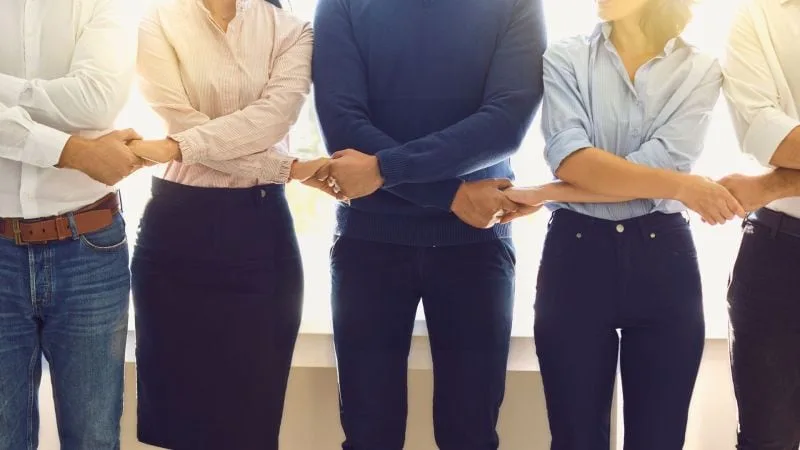 Bridging the Gender Gap: Encouraging Men into Female-Dominated Jobs. An Experiment in Social Work.