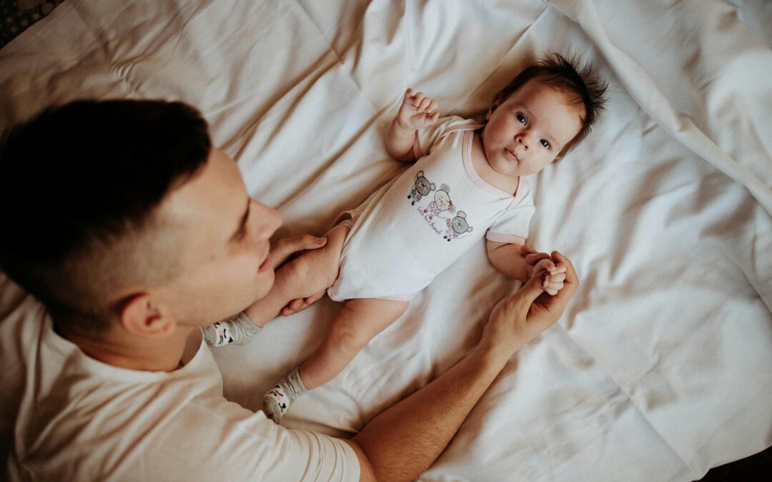 Fathers Combining Work and Care: Flexible Work Arrangements and Paternal Involvement Across Financial Situations